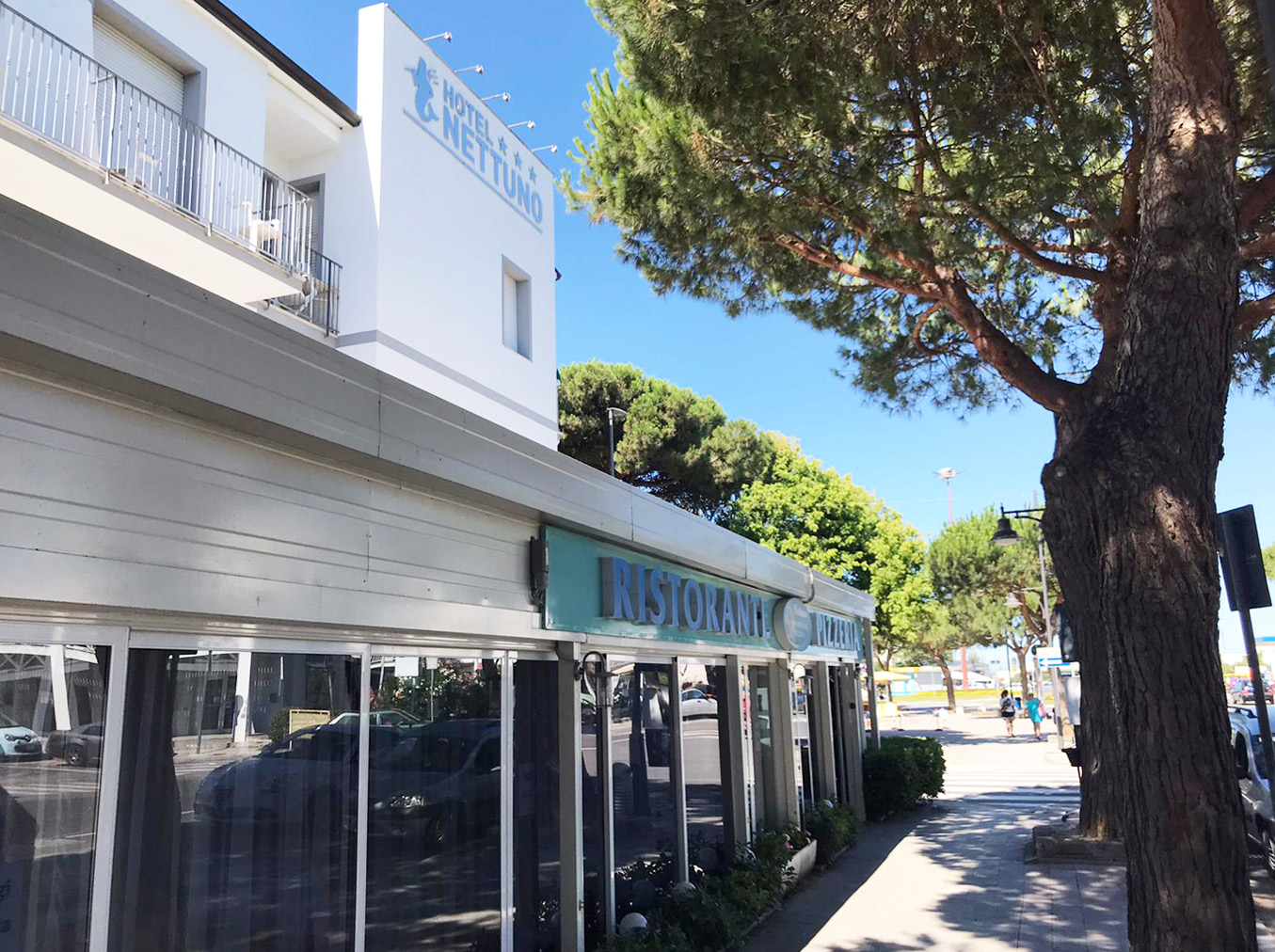 hotel-ristorante-nettuno-punta-marina-cover