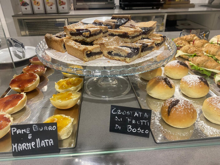 Buffet disponibile dalle 7 alle 10 del mattino
